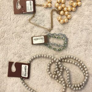 Elegant Pearl and Bead Necklace